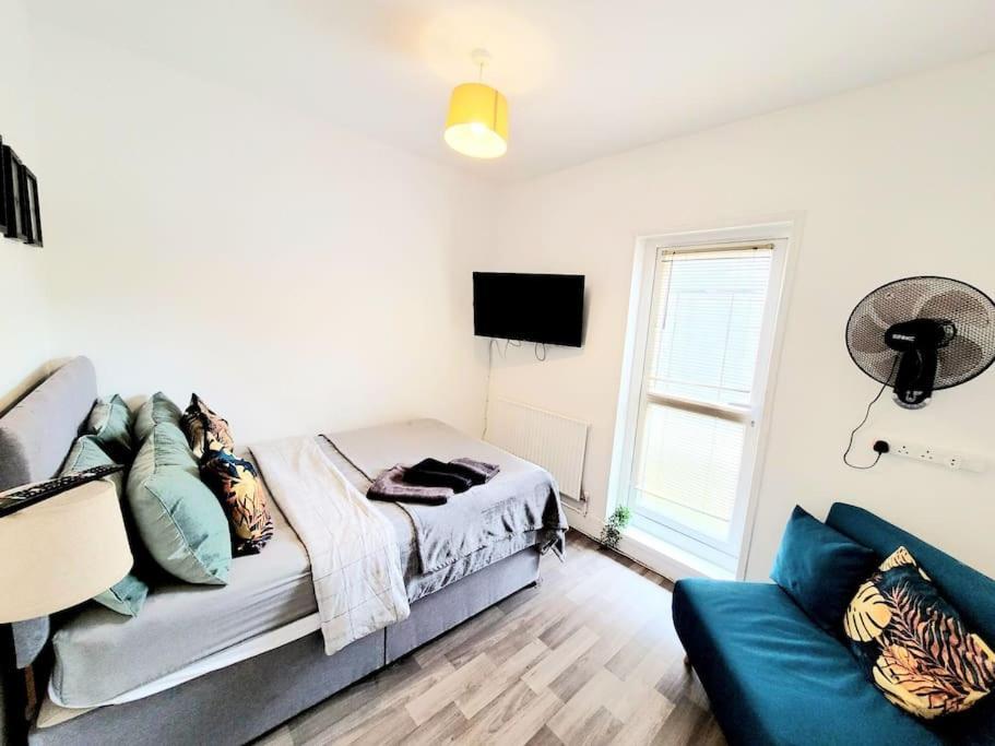 One Bedroom Apartment With A Terrace In Angel Londres Exterior foto