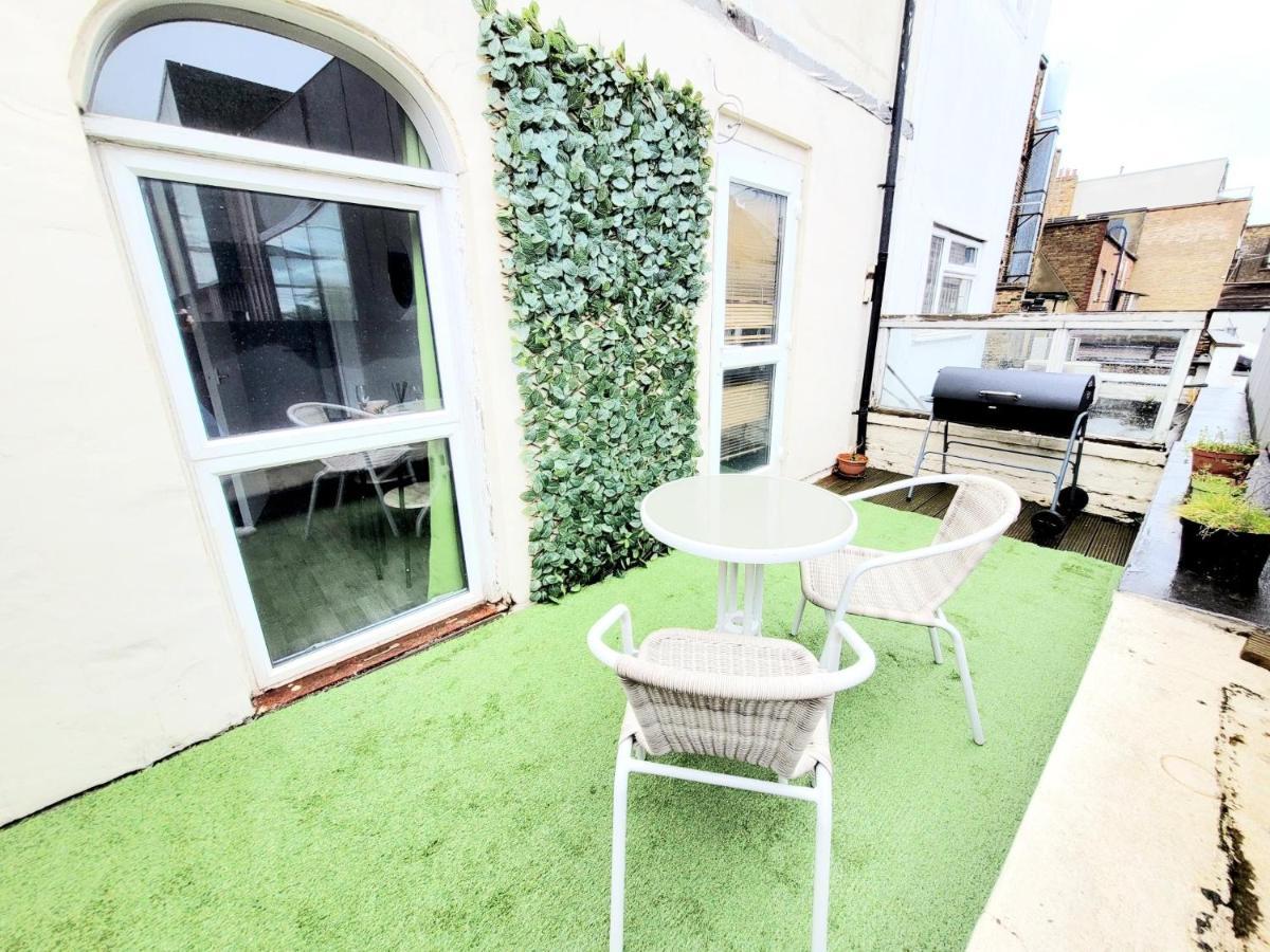 One Bedroom Apartment With A Terrace In Angel Londres Exterior foto